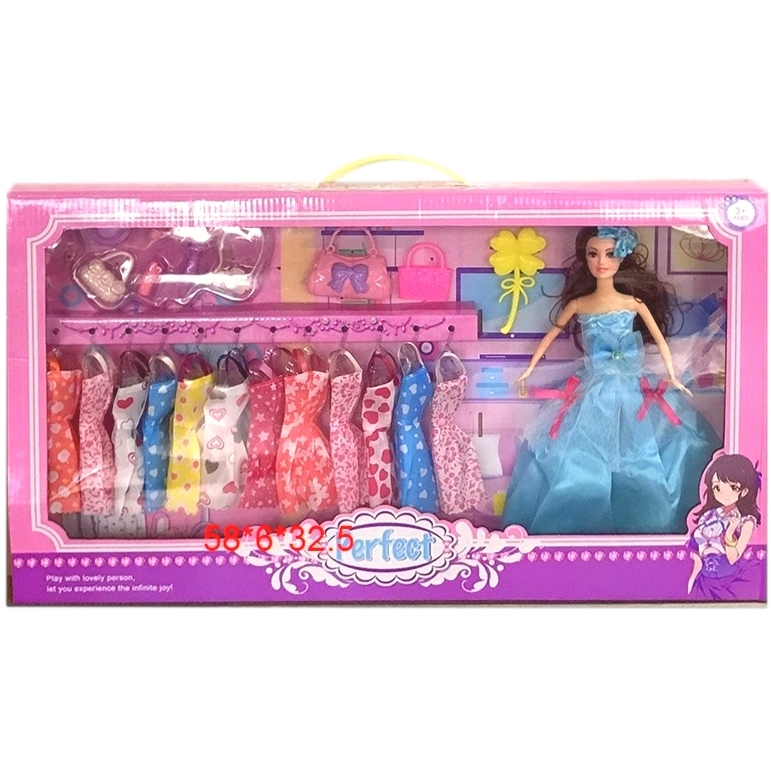 Кукла "Модница" с набором одежды (12 платьев, 20 см)
